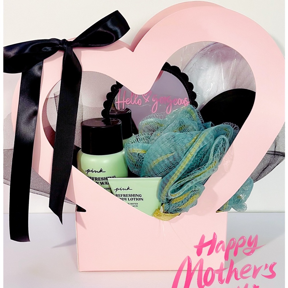 PINK Victoria's Secret Refreshing Body Wash and Lotion Gift Set